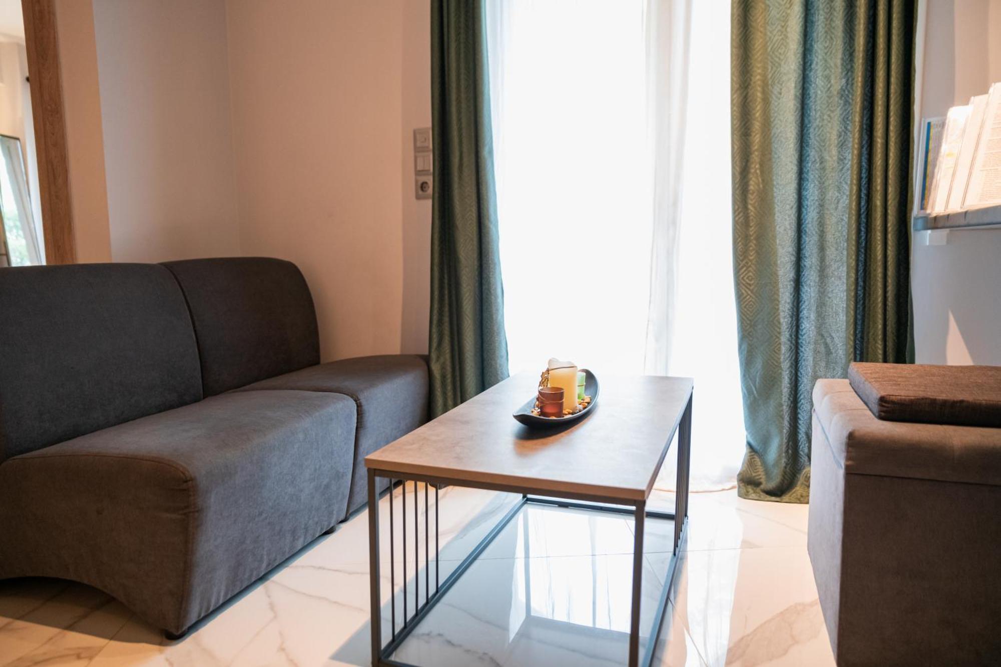 Lux Modern Apt: Renovated Retreat Near Eden Beach Athens Exterior photo
