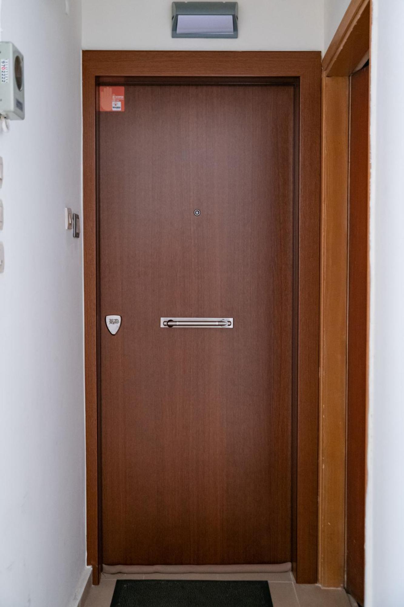 Lux Modern Apt: Renovated Retreat Near Eden Beach Athens Exterior photo