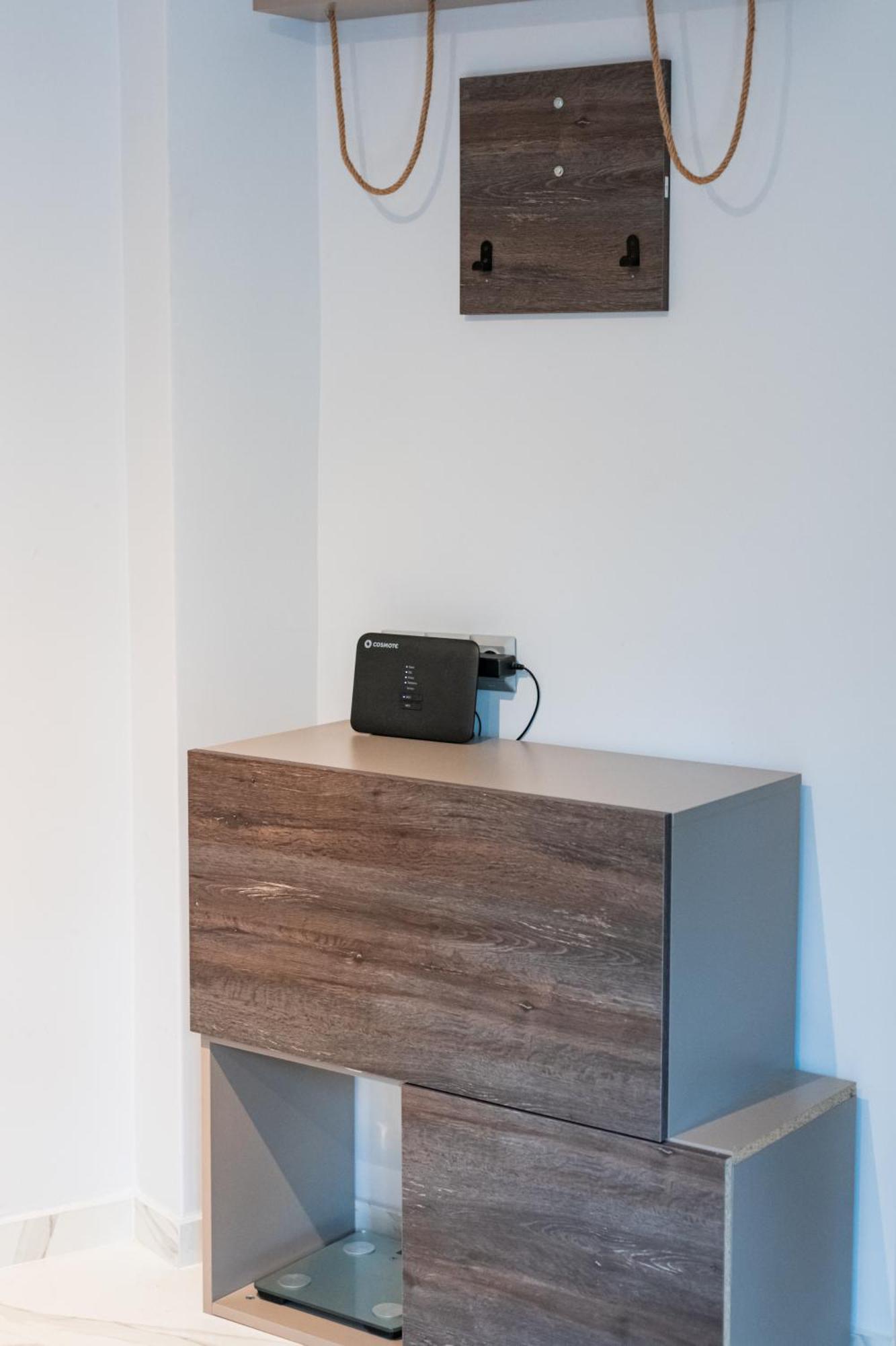 Lux Modern Apt: Renovated Retreat Near Eden Beach Athens Exterior photo